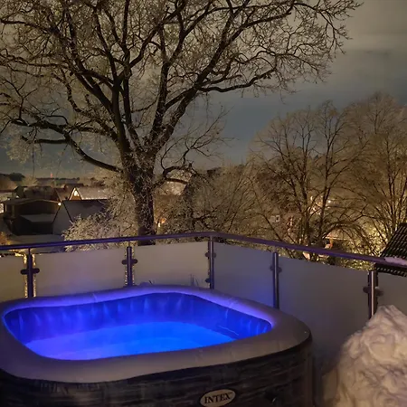 Exklusives Penthouse Mit Outdoor Sauna Und Whirlpool In Wunschtemperatur